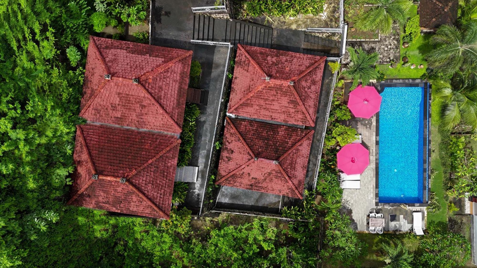 Coconut Hill Cottage Batununggul Exterior foto