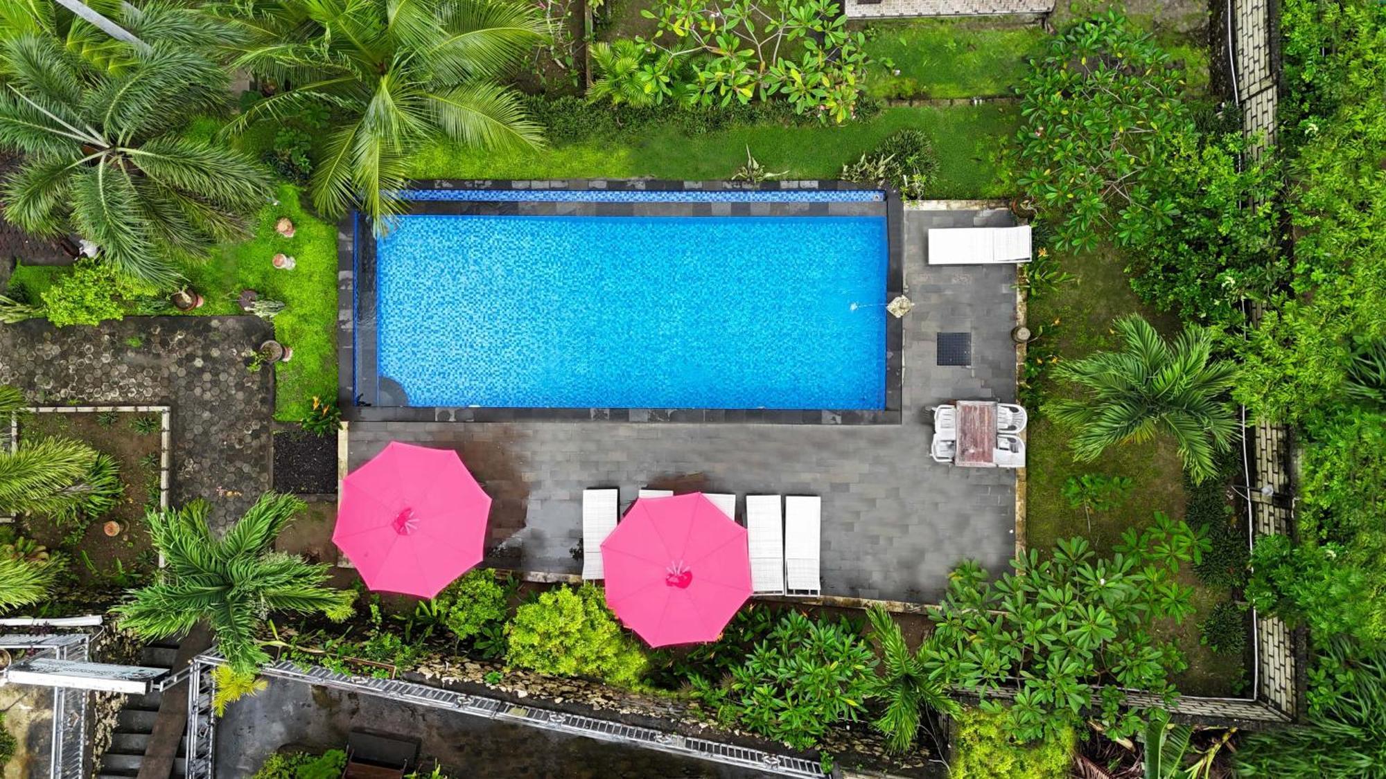 Coconut Hill Cottage Batununggul Exterior foto